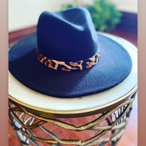 (NWT) FEDORA HAT